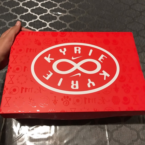 Kyrie infinity south beach - Picture 3 of 6